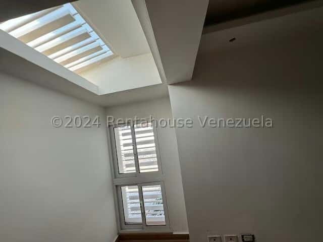 View 32