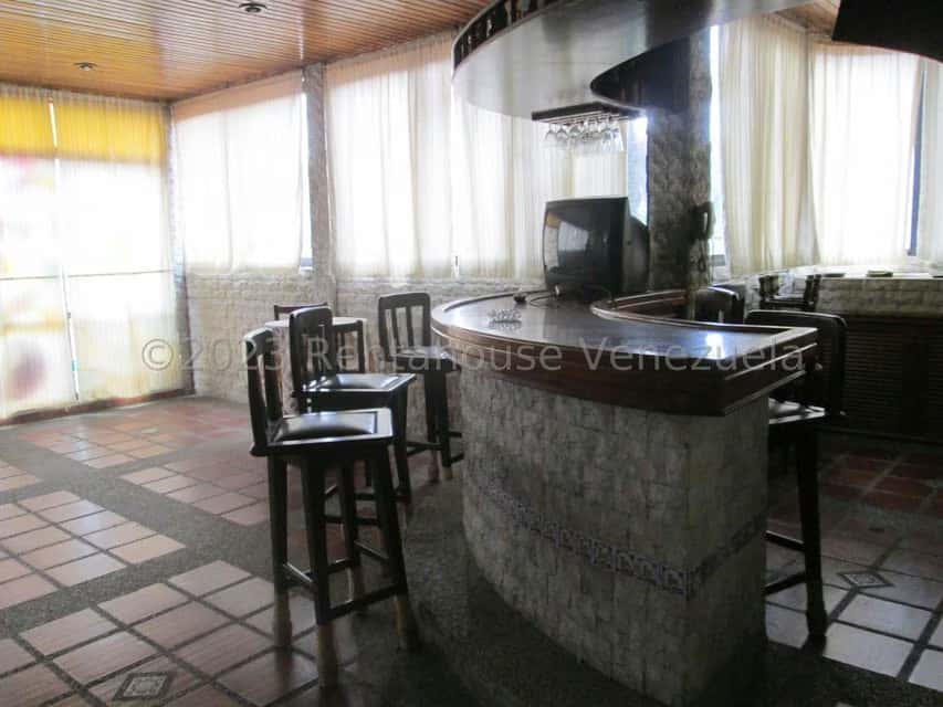 Vista 44