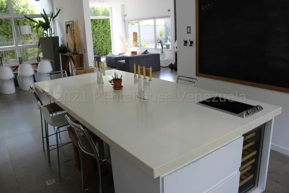 View 25