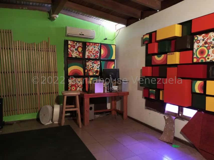 View 25