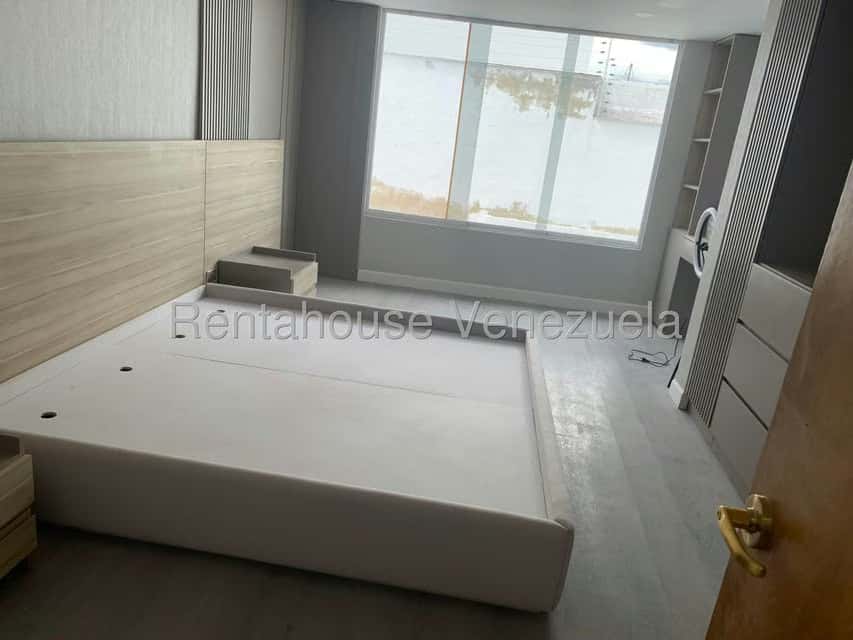 View 16