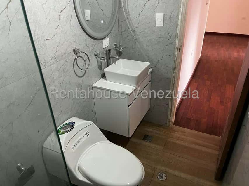 Vista 44