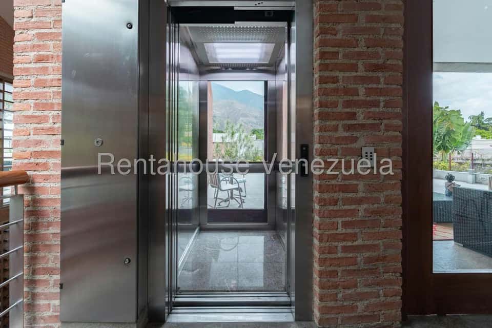 Vista 75