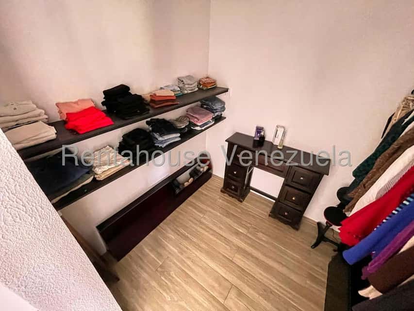 View 32