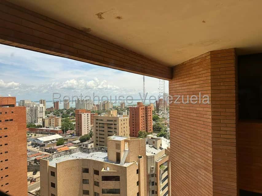 View 32