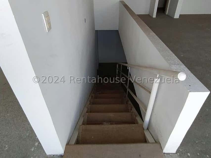 View 32