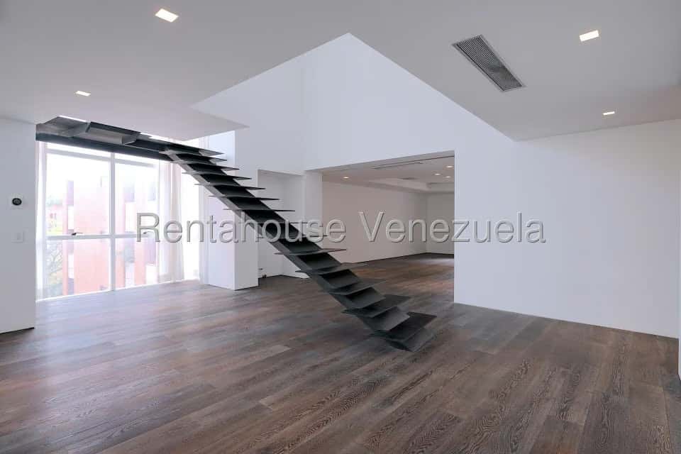 View 32