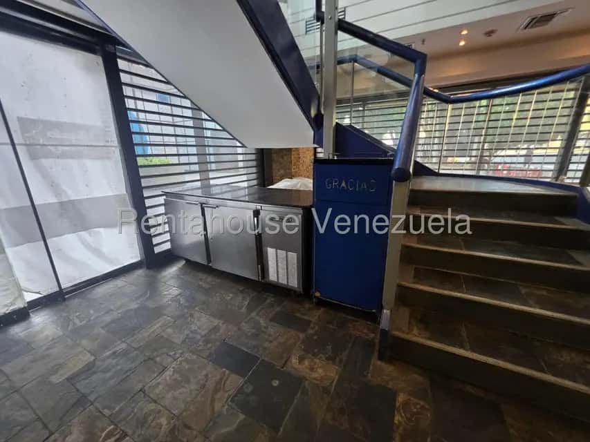 Vista 44
