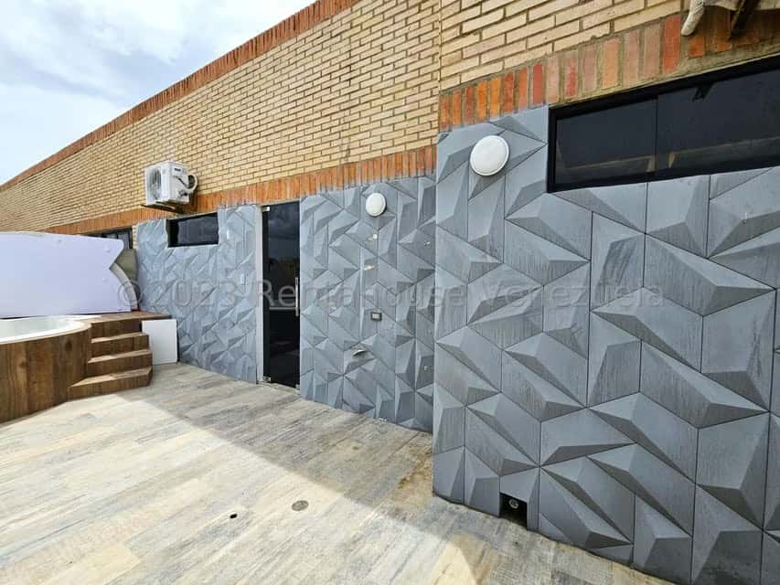 View 32