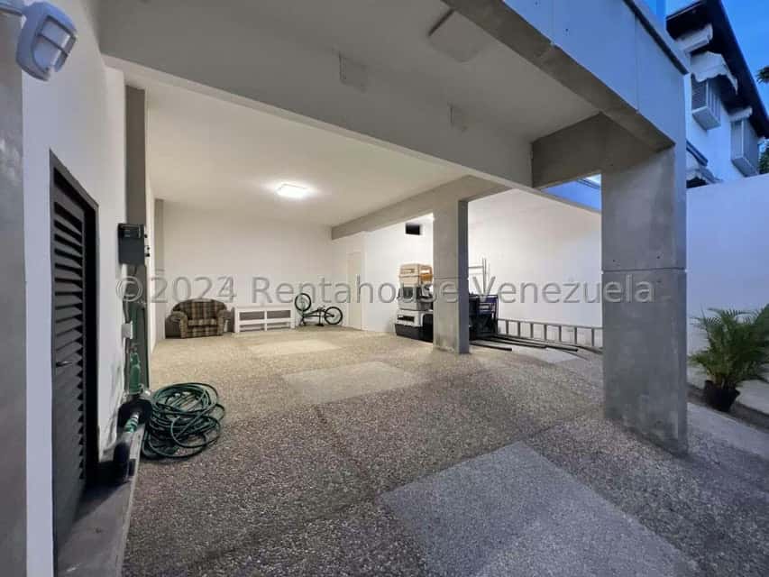 Vista 44