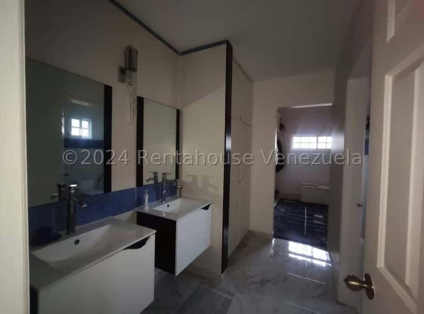 View 24