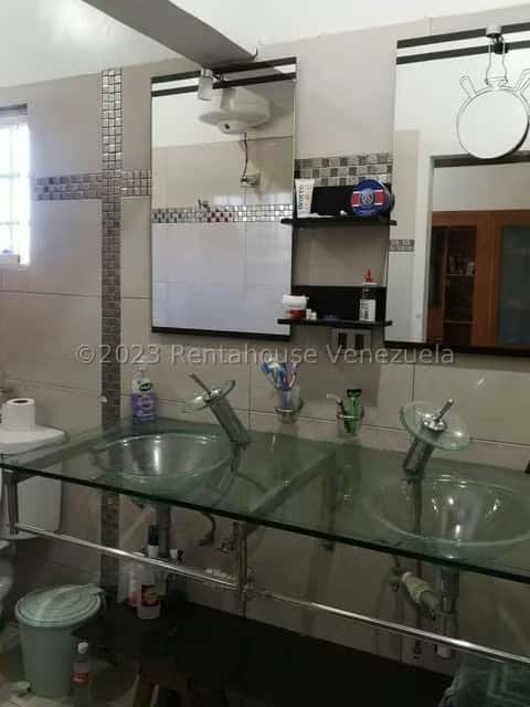View 10