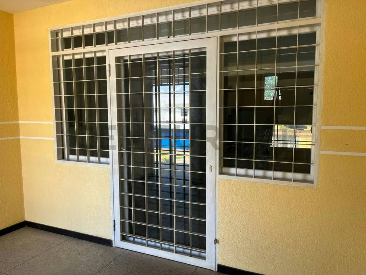 LOCAL COMERCIAL EN ALQUILER C.C DORAL CENTER