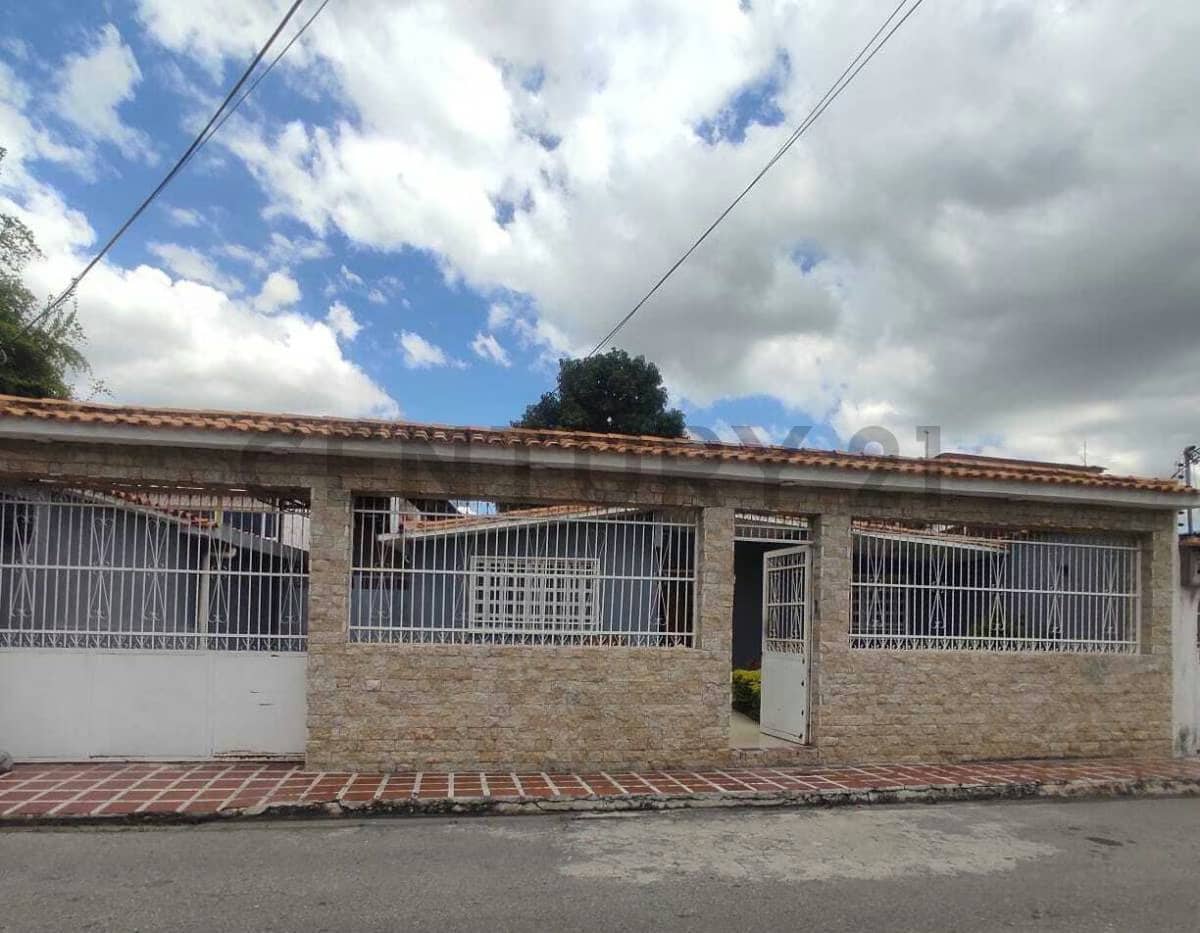 Casa en Venta Fundación Mendoza Maracay