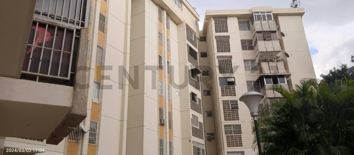 Se alquila apartamento en Colinas de Los Ruices IZ