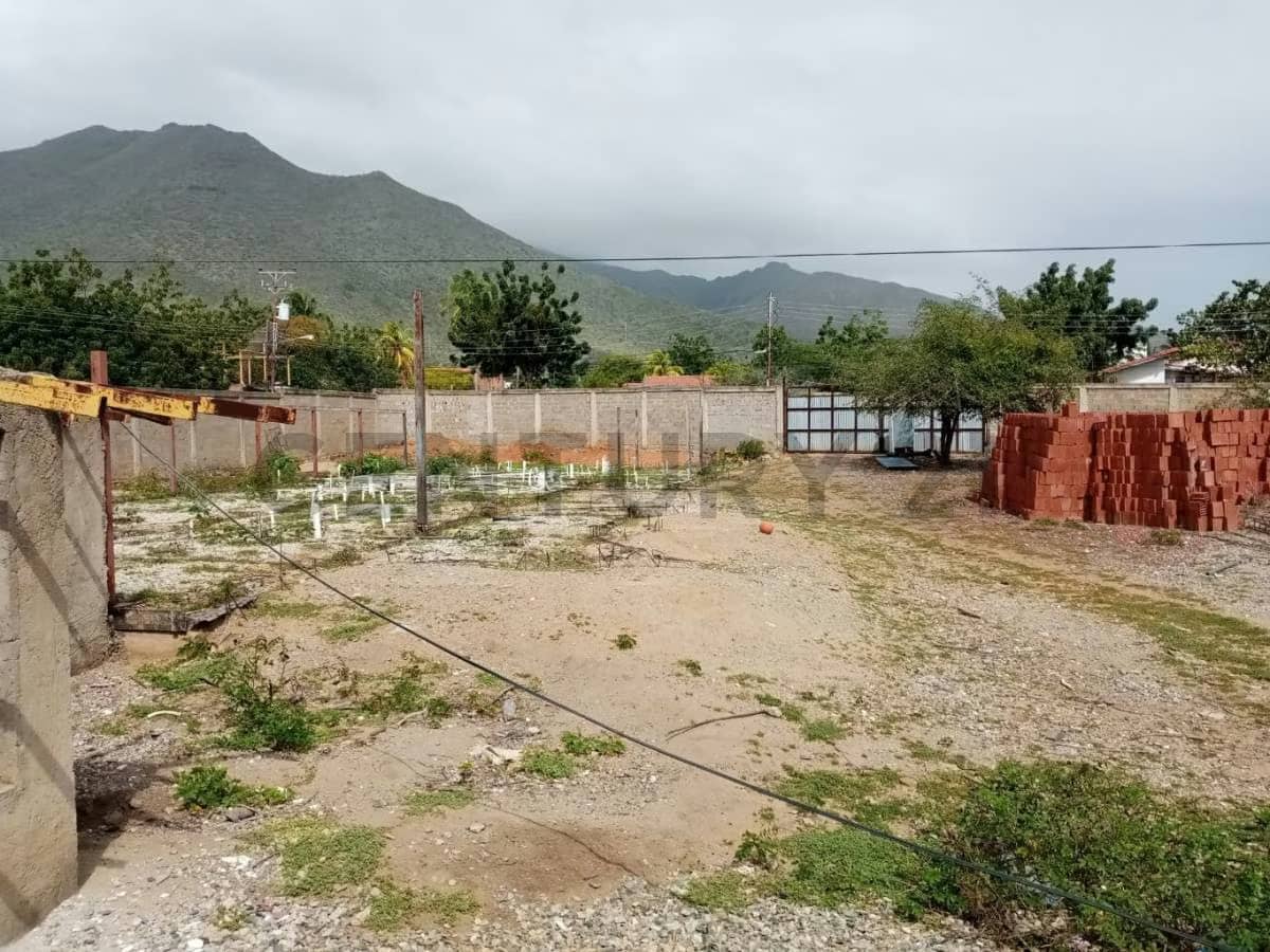 TERRENO EL HATO CON PROYECTO 10 VIVIENDAS UNIFAMILIARES,GUACUCO,MARGARITA