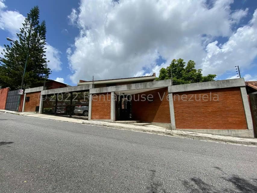 Casa (Multipes Niveles) en Venta en Prados del Este, Distrito Metropolitano