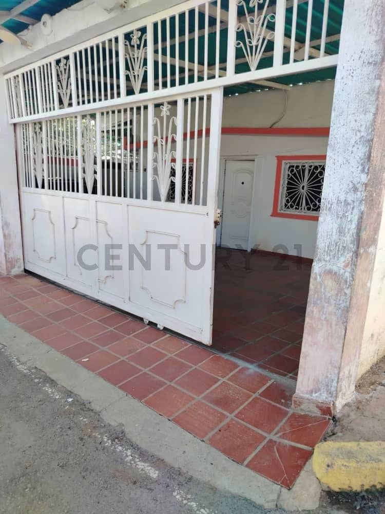 Se vende apartamento en residencias Santa Monica KM 4