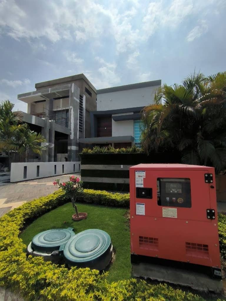 En venta Casa Bote C 5/H en Lecheria,C.R. Casa Bote C con Canal de Navegacion