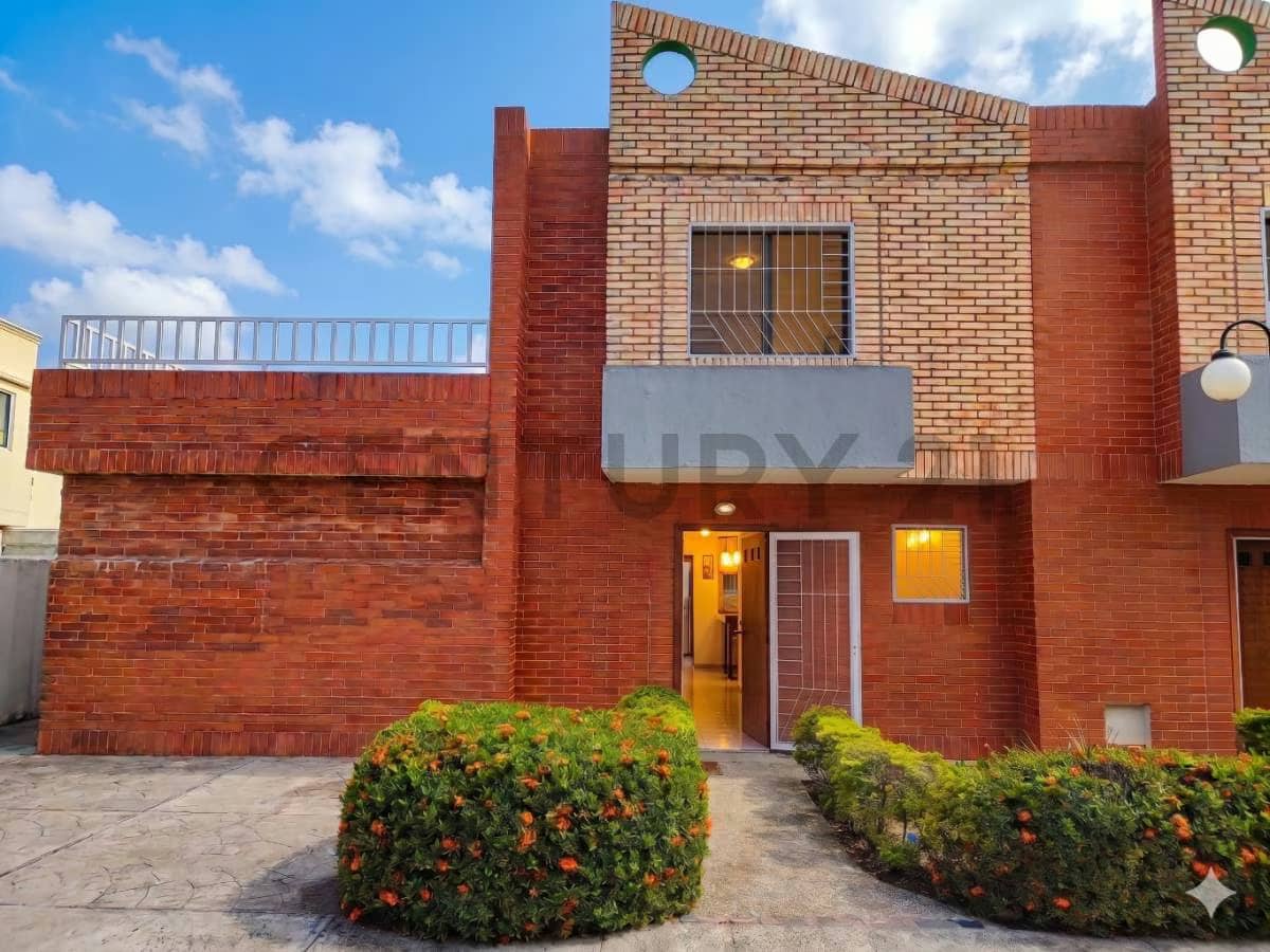 VENTA TOWNHOUSE CUIDAD FLAMINGO 4HAB/3BAÑOS/1PUESTO