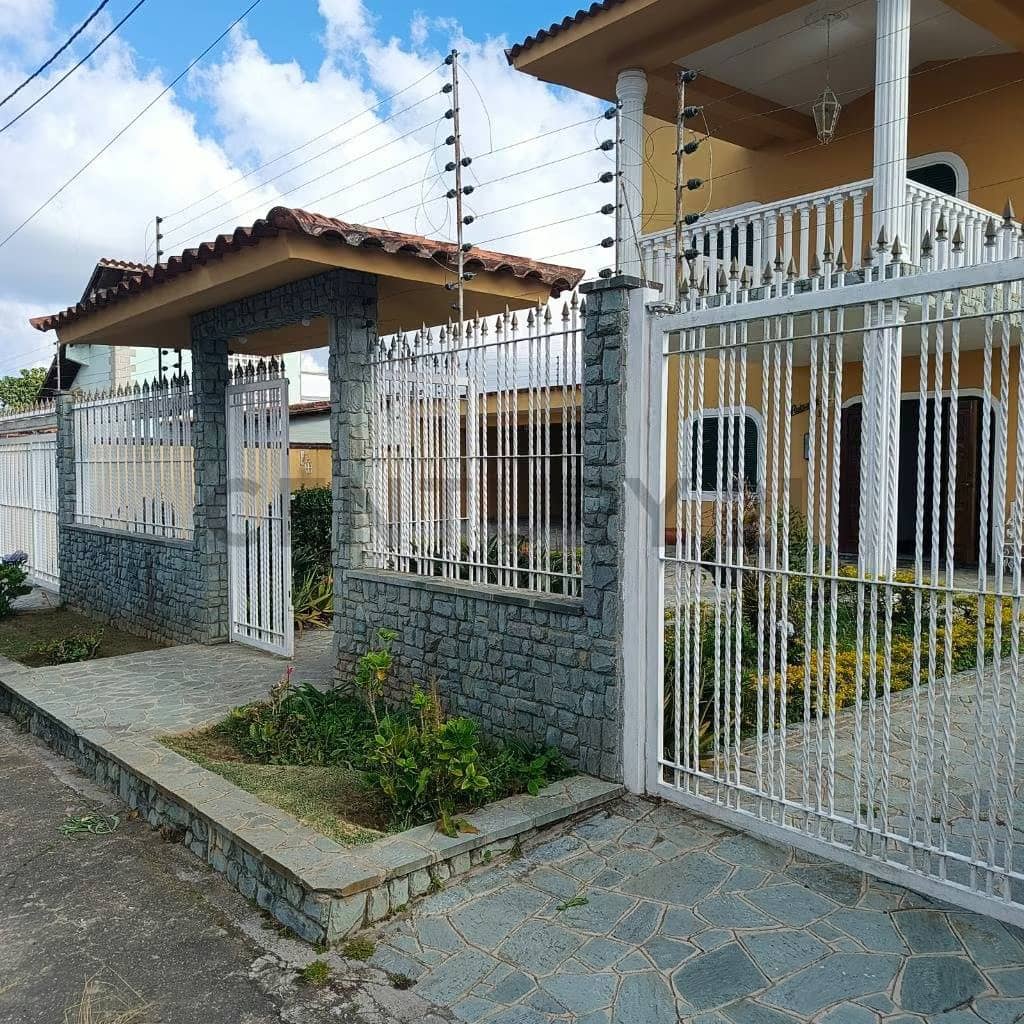 Se Vende hermosa Casa En Club De Campo Zona Exclusiva