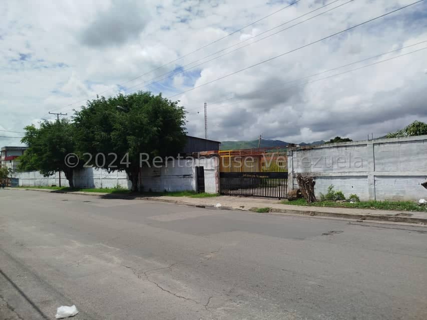 Terreno (Comercial) en Venta en Las Flores, Miranda