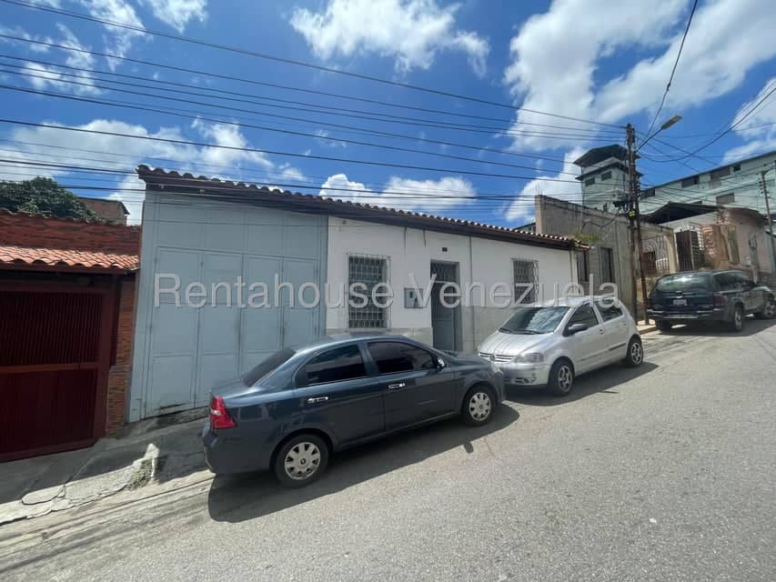 Casa (Multipes Niveles) en Venta en Los Teques, Miranda