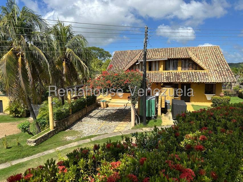 Townhouse (1 Nivel) en Venta en Tucacas, Falcon