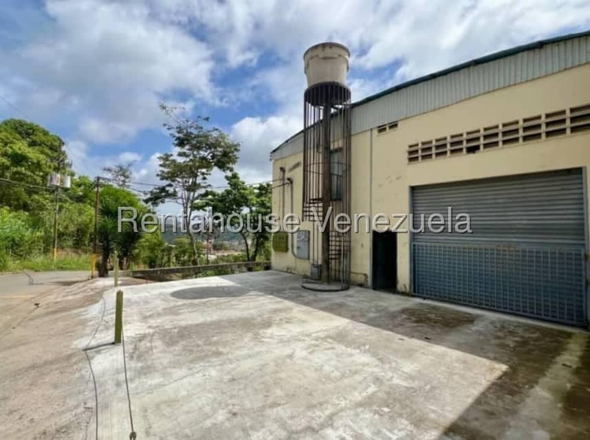 Comercial (Galpon - Deposito) en Alquiler en Santa Lucia, Miranda