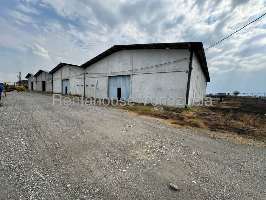 Comercial (Galpon - Deposito) en Alquiler en Miraflores, Portuguesa