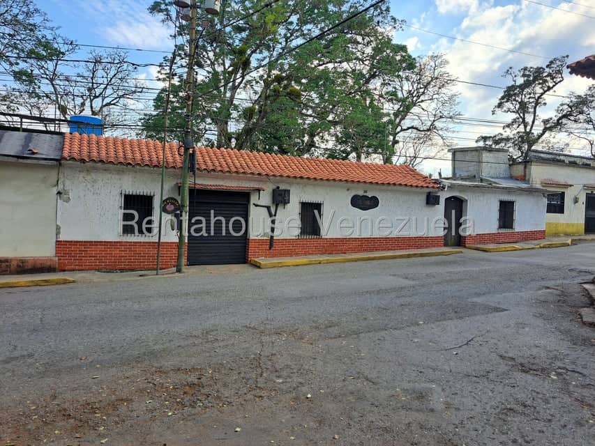 Casa (1 Nivel) en Venta en Avenida Principal Cecilio Acosta, Miranda