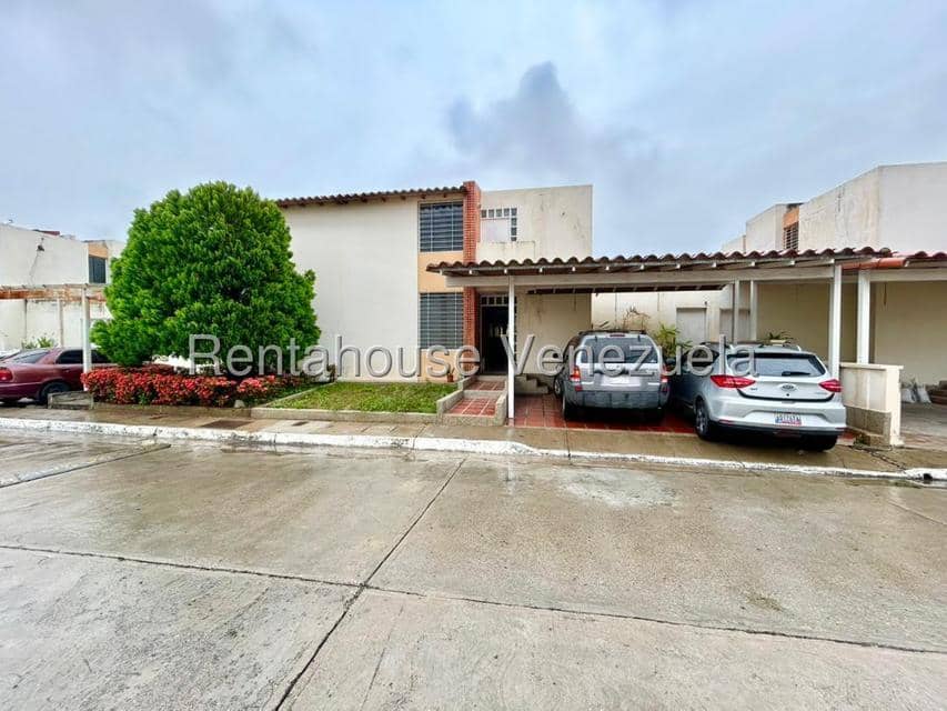 Casa (Multipes Niveles) en Alquiler en Ave Intercomunal, Lara