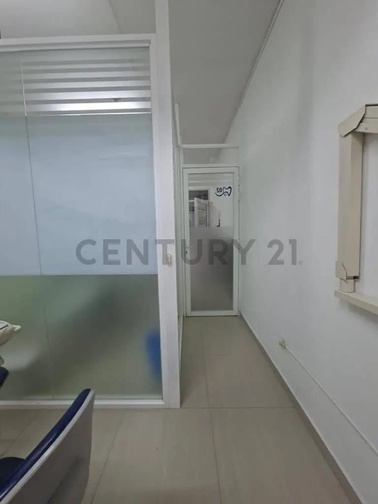 Venta Local Odontológico en el CC Comercial Gold country Barcelona - 5