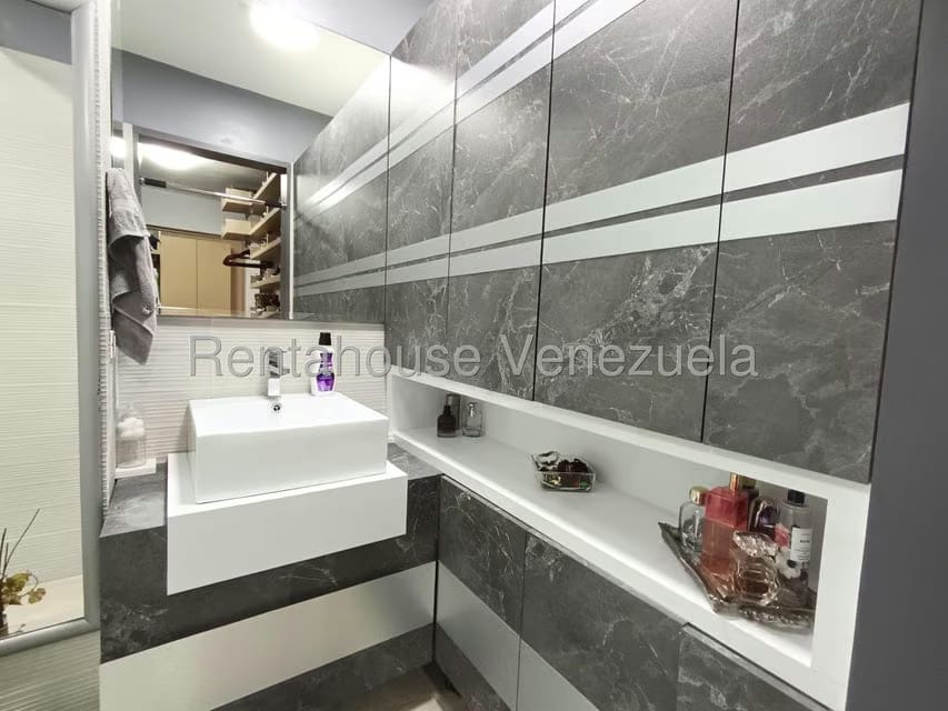 Apartamento (Duplex) en Venta en Alto Hatillo, Distrito Metropolitano - 32