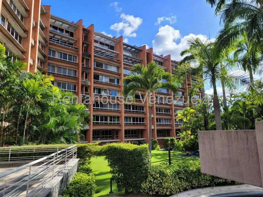 Apartamento (1 Nivel) en Alquiler en Los Chorros, Distrito Metropolitano - 2