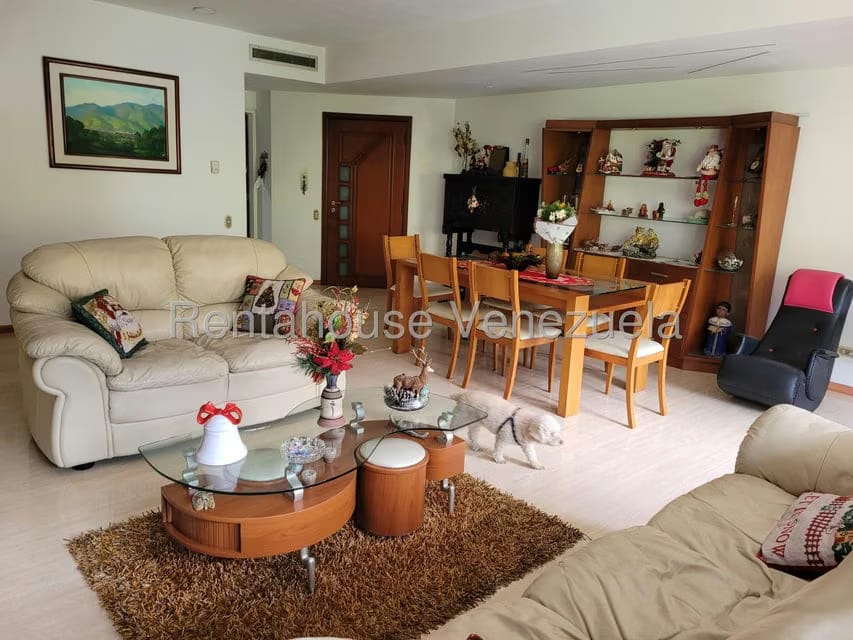 Apartamento (1 Nivel) en Alquiler en Los Chorros, Distrito Metropolitano - 13