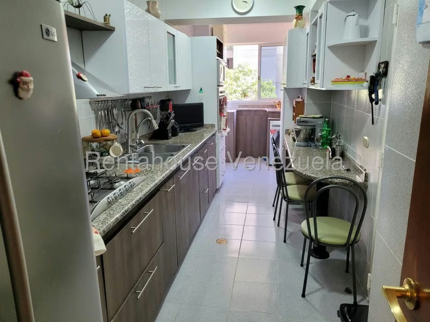 Apartamento (1 Nivel) en Alquiler en Los Chorros, Distrito Metropolitano - 17