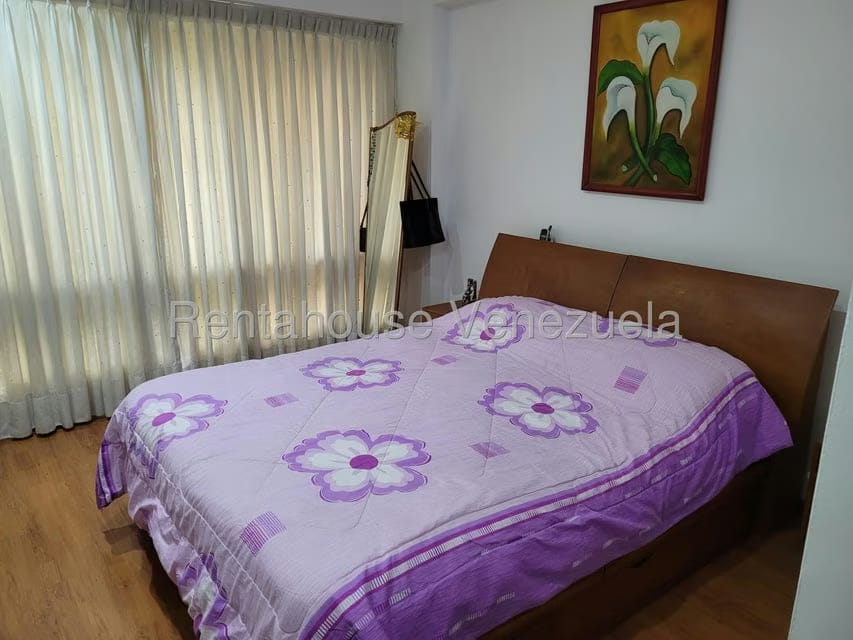 Apartamento (1 Nivel) en Alquiler en Los Chorros, Distrito Metropolitano - 18