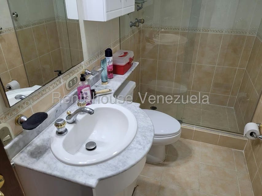 Apartamento (1 Nivel) en Alquiler en Los Chorros, Distrito Metropolitano - 22