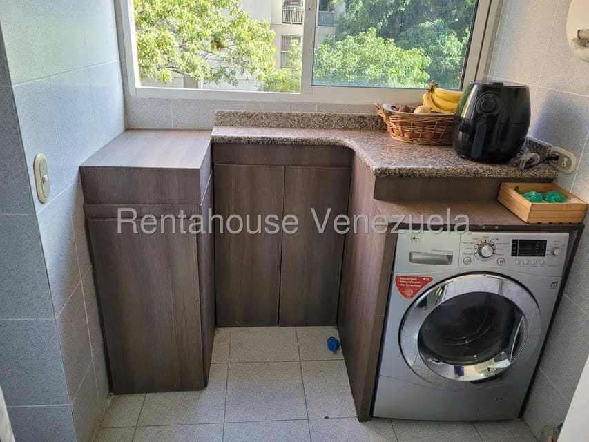 Apartamento (1 Nivel) en Alquiler en Los Chorros, Distrito Metropolitano - 25