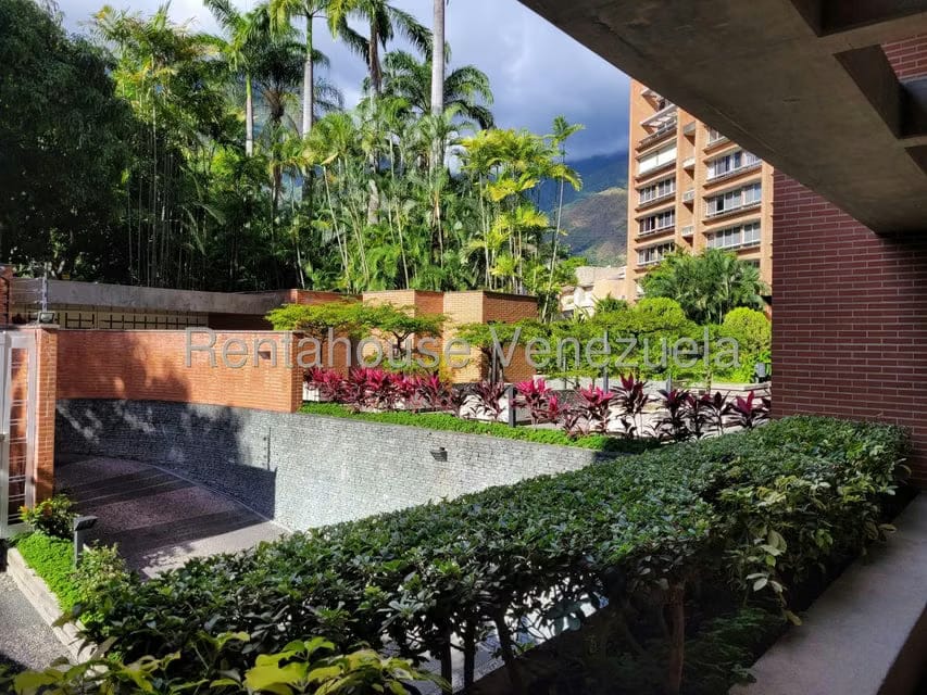 Apartamento (1 Nivel) en Alquiler en Los Chorros, Distrito Metropolitano - 26