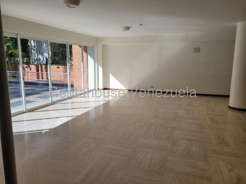 Apartamento (1 Nivel) en Alquiler en Los Chorros, Distrito Metropolitano - 27