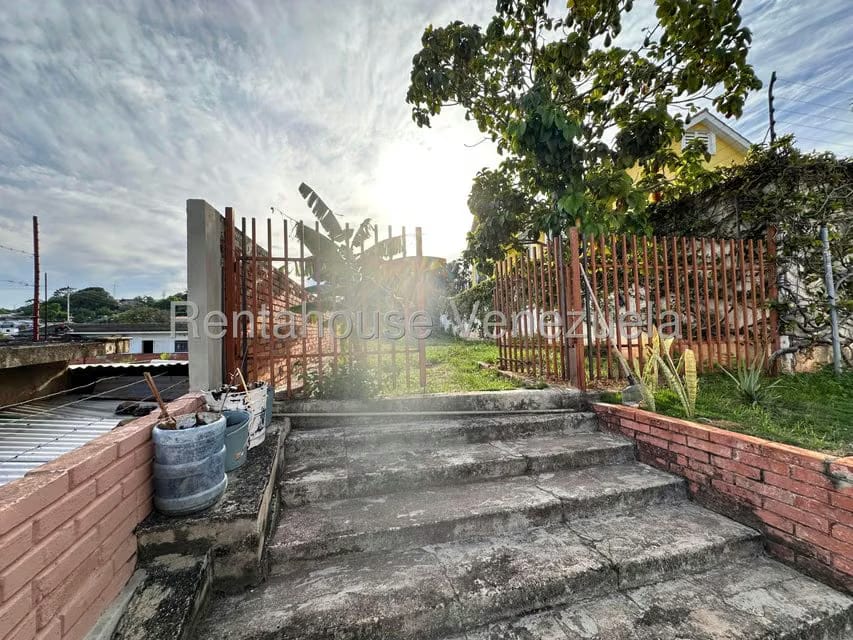 Casa (Duplex) en Venta en Zona Este, Lara - 56