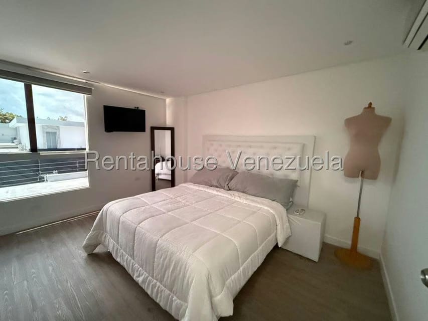 Casa (Duplex) en Venta en Los Pomelos, Distrito Metropolitano - 25