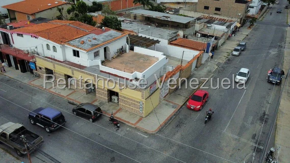 Casa (Duplex) en Venta en Zona Este, Lara - 2