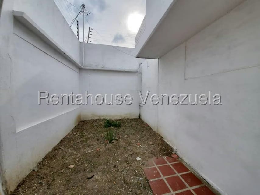 Casa (Duplex) en Venta en Zona Este, Lara - 26