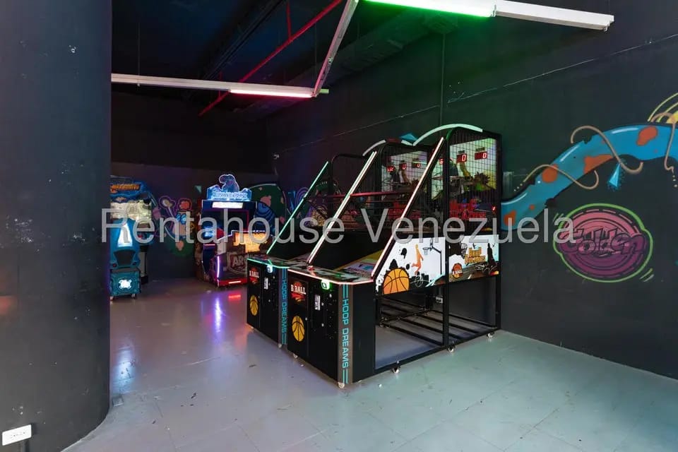 Negocios y Empresas (Entretenimiento) en Venta en El Recreo, Distrito Metropolitano - 13