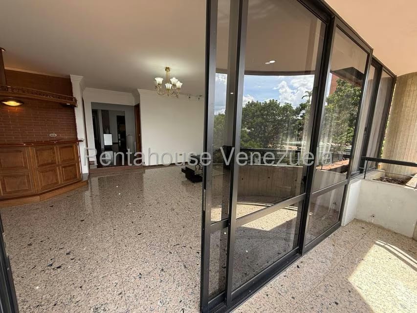 Apartamento (1 Nivel) en Alquiler en Lomas de Las Mercedes, Distrito Metropolitano - 11