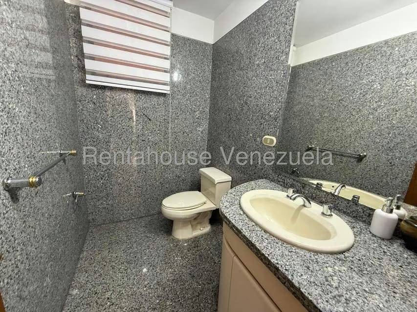 Apartamento (1 Nivel) en Alquiler en Lomas de Las Mercedes, Distrito Metropolitano - 13