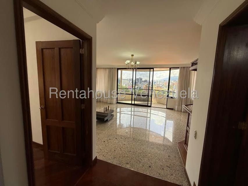 Apartamento (1 Nivel) en Alquiler en Lomas de Las Mercedes, Distrito Metropolitano - 15
